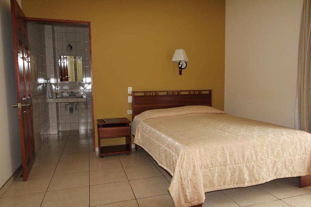 Hotel La Fortuna الغرفة الصورة